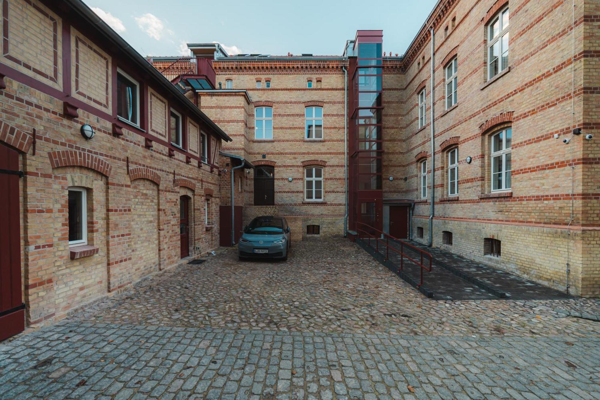 H24 Hotel Apartments Eberswalde Exteriör bild